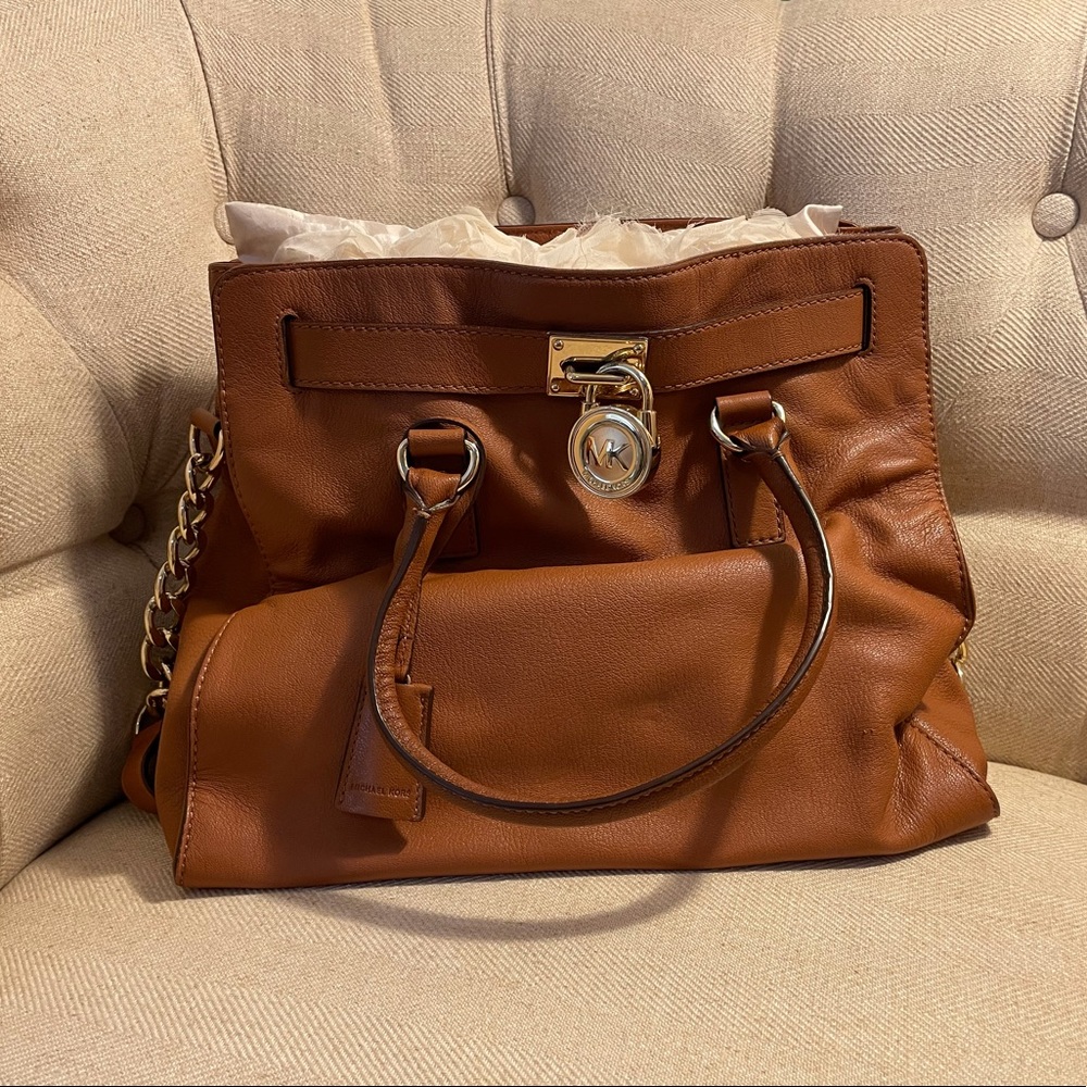 Michael Kors Hamilton Large Saffiano Tote & Wallet